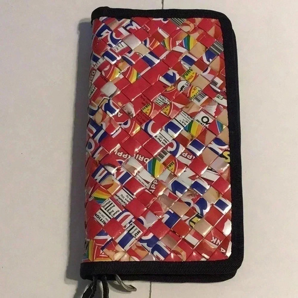 Half the Sky Rebagz Wristlet Recycled Juice Box - Picture 1 of 8